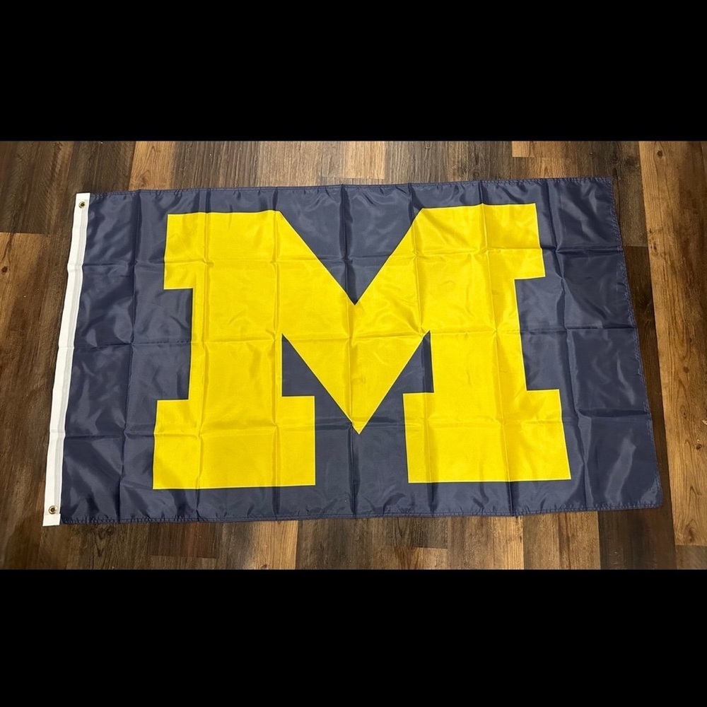 Michigan flag Michigan university new in package 3x5 double sided